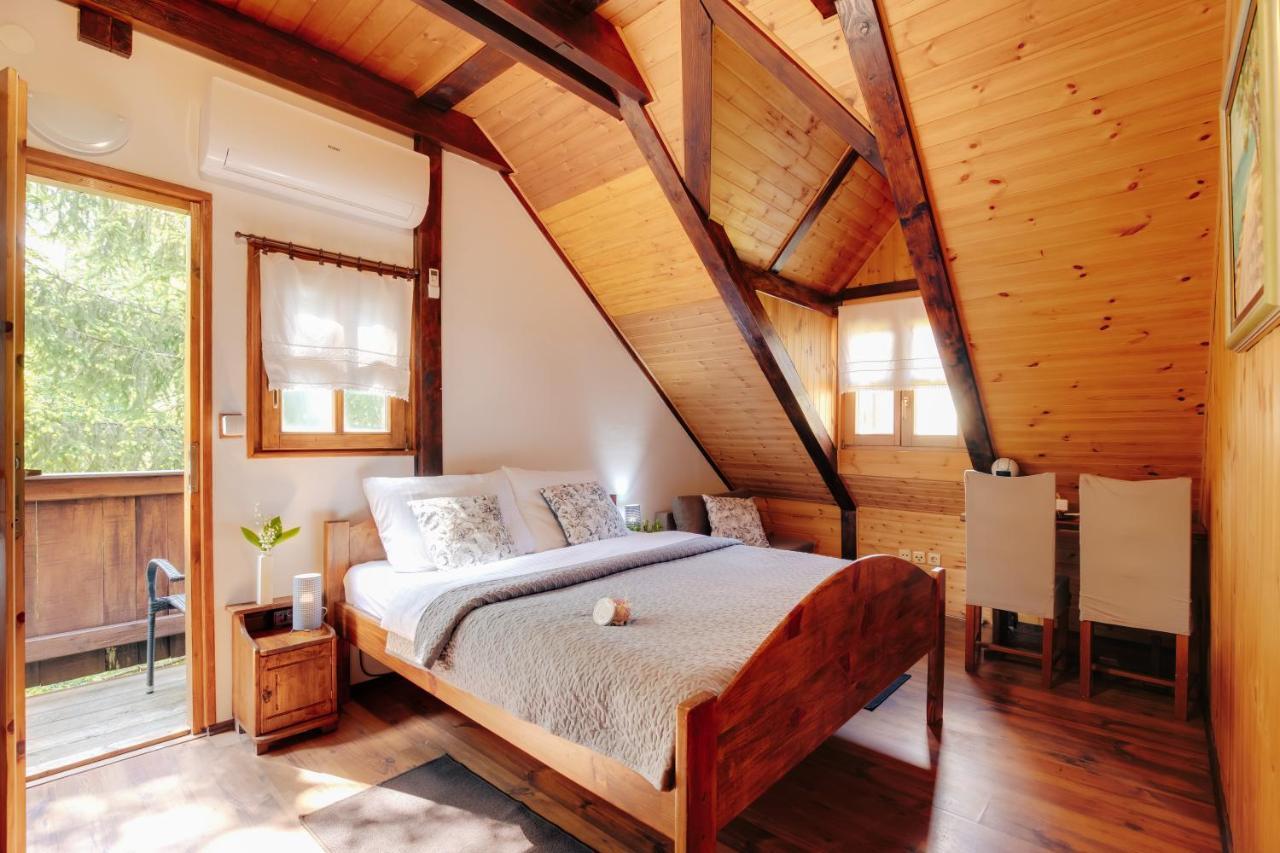 Guesthouse Pod Rastockim Krovom Slunj Bagian luar foto