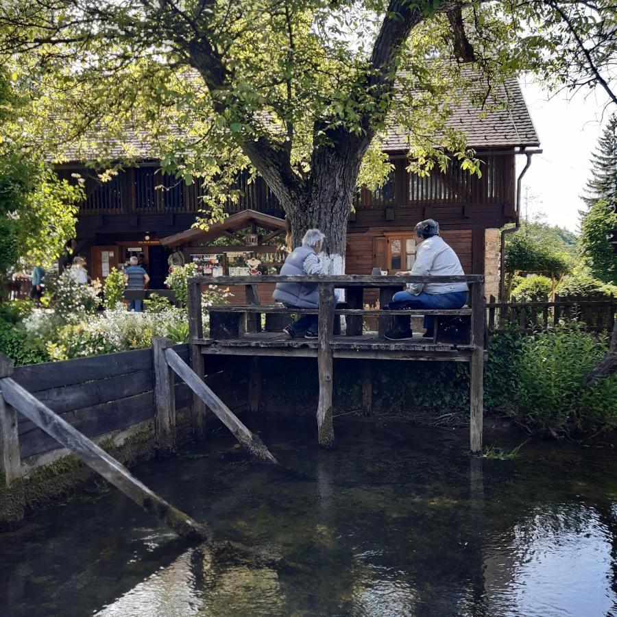 Guesthouse Pod Rastockim Krovom Slunj Bagian luar foto
